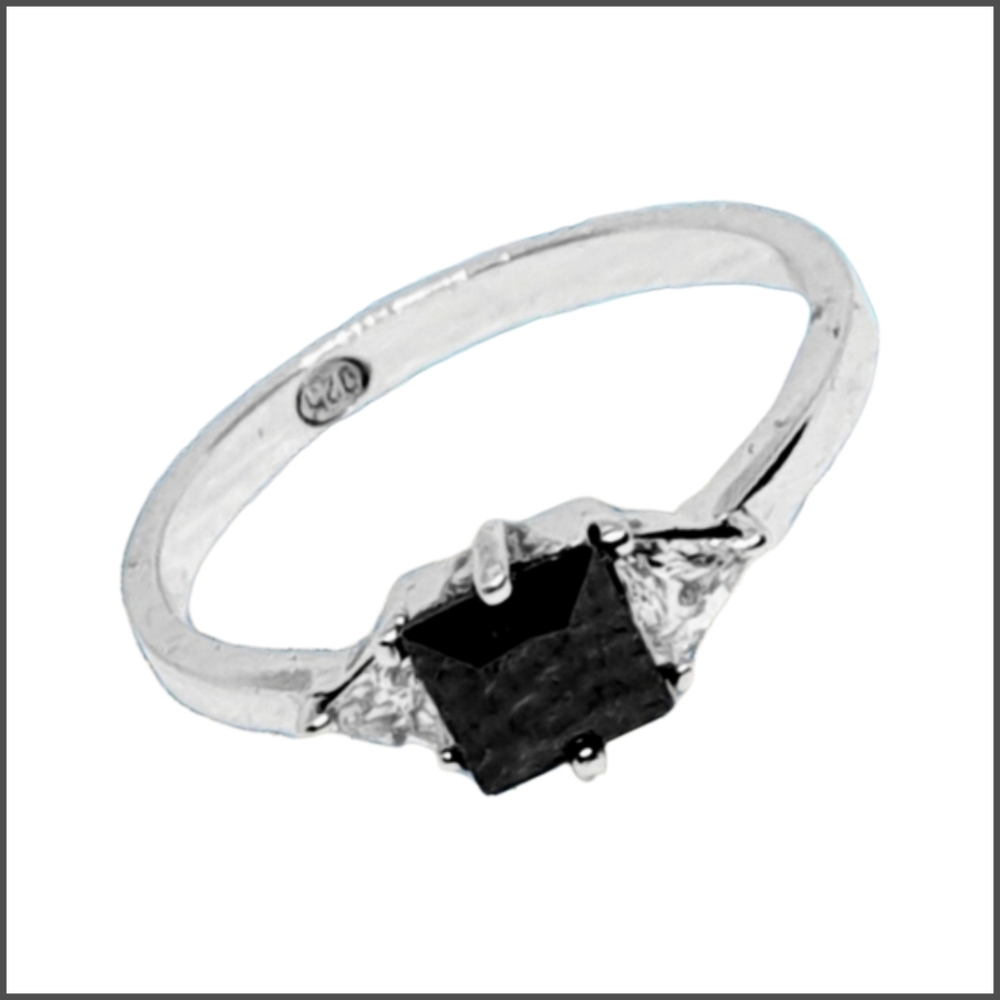 Sterling Silver Ring w/Black CZ Center Stone Size 7 NWOT